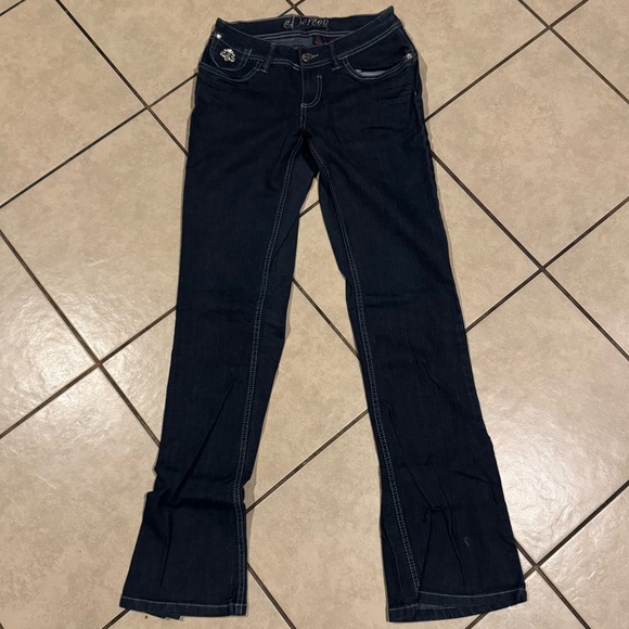 Apple Bottoms Jeans 🍎 - Picture 6 of 6